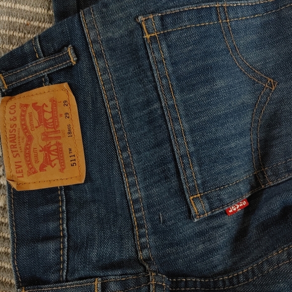 SOLD Levi's 511 men's Slim fit - Picture 3 of 3